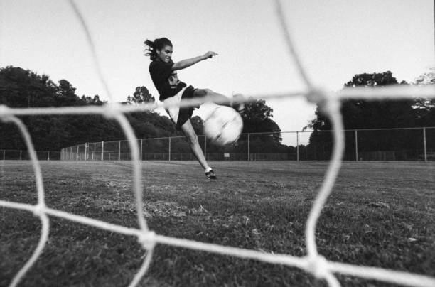 齐达内加盟皇马：一笔转会如何成就欧冠三连冠的基石