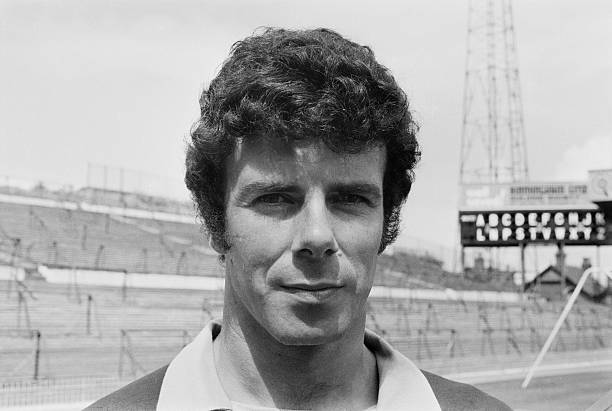 睿抗足球机器人：智能绿茵场上的科技革命