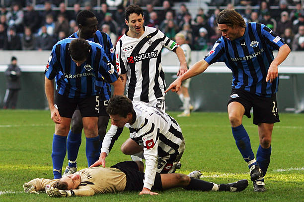 头球大师！本泽马如何在禁区内抢占最佳位置？