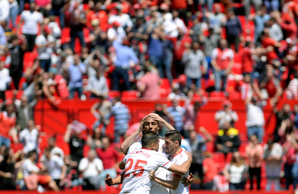 想知道C罗和梅西的全名吗？这里为你揭晓！