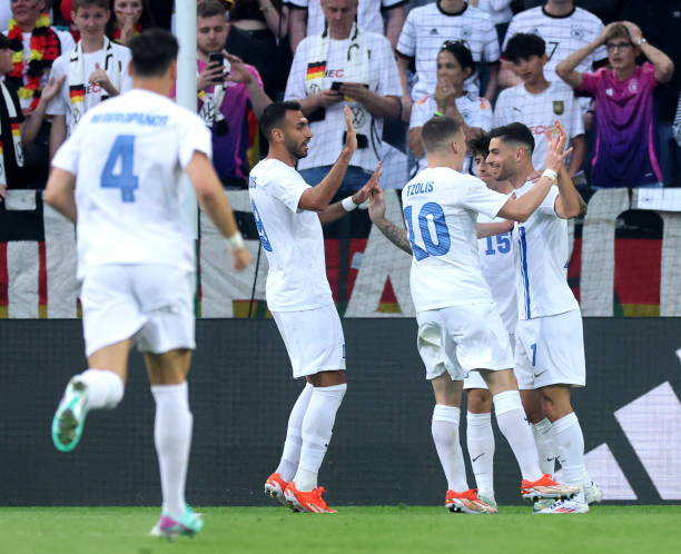 山东鲁能足球俱乐部董事长回应球迷关切与球队建设问题