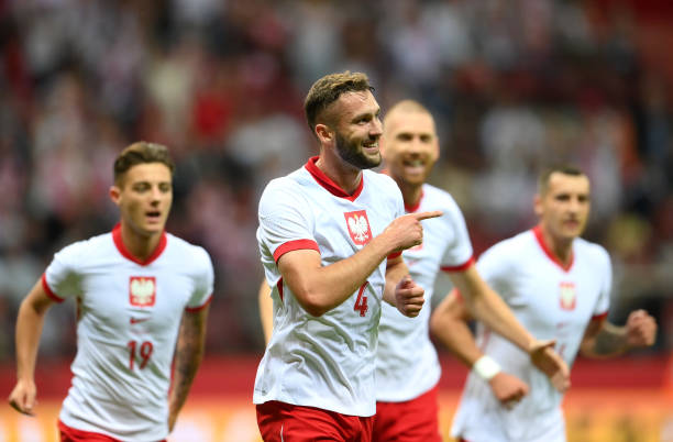 裁判视角：10月3日欧冠比赛可能出现的红黄牌与点球判罚趋势