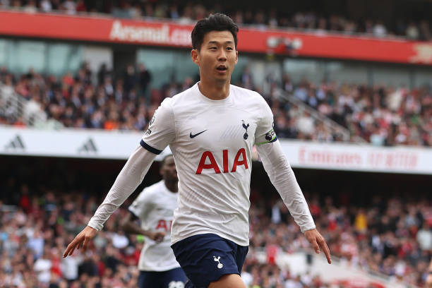 揭秘C罗未婚妻：乔治娜如何平衡母亲、模特与企业家多重身份