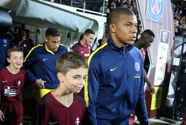 6月22日足球直播：豪门对决、黑马崛起，精彩纷呈