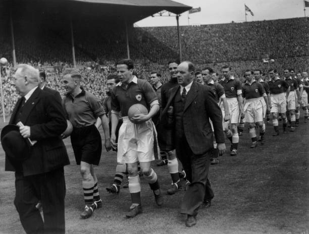 恒大教练组的训练哲学:如何打造冠军球队?