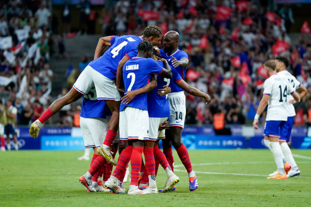 利物浦vs曼联：谁才是英格兰真正的豪门？