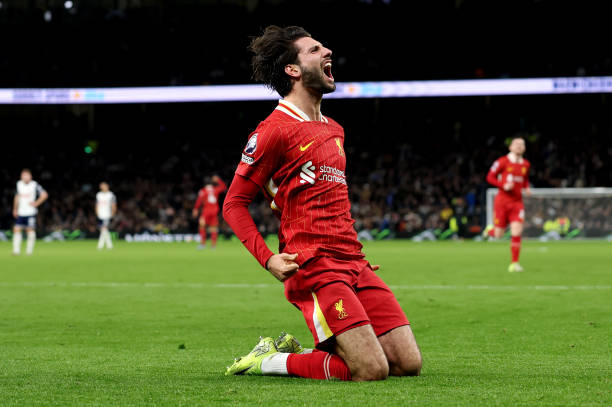 欧洲杯颁奖礼星光熠熠，贝克汉姆成最大亮点