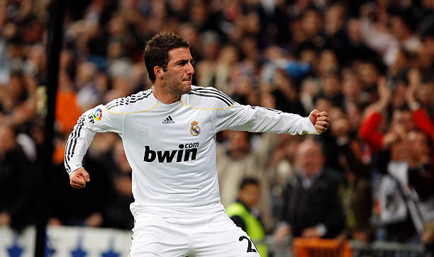 从零开始：足球场建设所需的5大核心资质清单