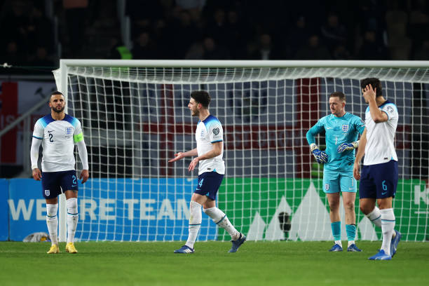 足球速度之王：登贝莱与姆巴佩的巅峰对决