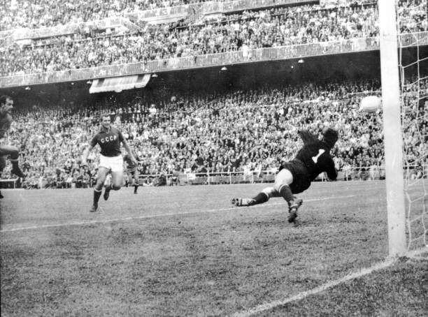 本赛季欧冠决赛北京时间正式开赛,强强碰撞