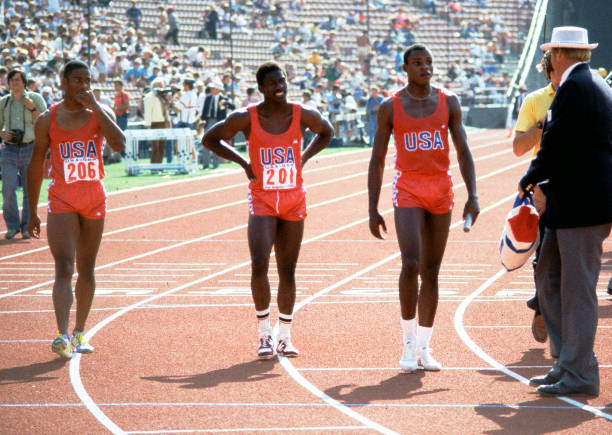 孙杨恋情曝光？与长发美女共进烧烤晚餐被拍