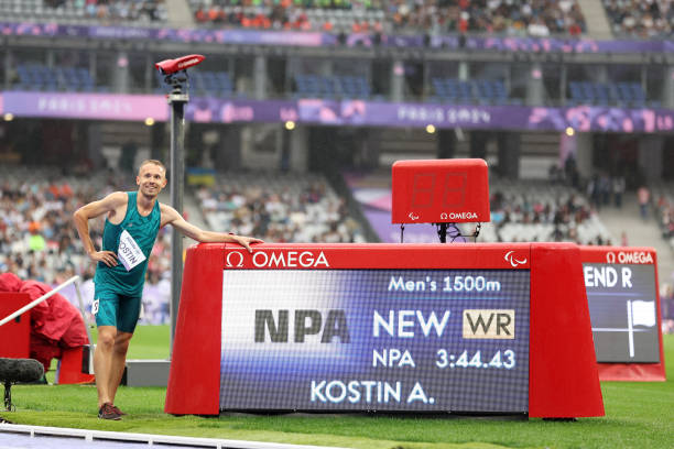 曲棍球场和足球场的尺寸差异有多大？