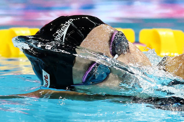 月子宝宝游泳：提升心肺功能与协调能力