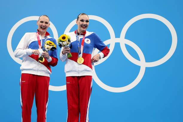 游泳比赛精彩瞬间：看选手如何打破纪录！