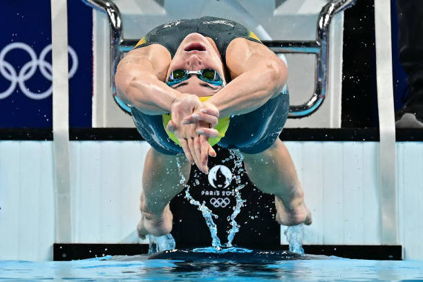 如何安全地在公共泳池游泳?预防传染病指南