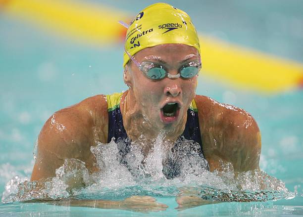 游泳教练证报名须知：报考地点与费用介绍