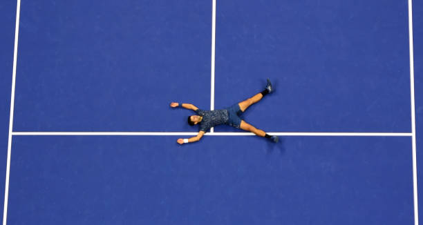 辛吉斯退役生活：从球场到马场的华丽转身