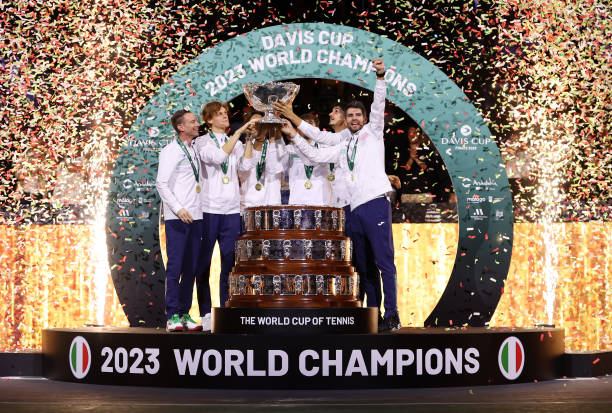 郑钦文今日比赛直播：全程回放与精彩片段