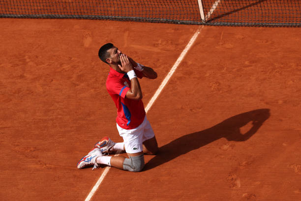 新星闪耀:19岁小将辛纳闯入温网八强,成最大黑马