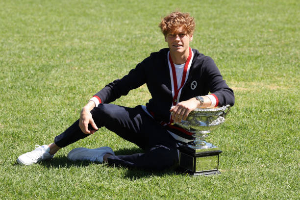 职业选手对网球球网高度的适应与训练