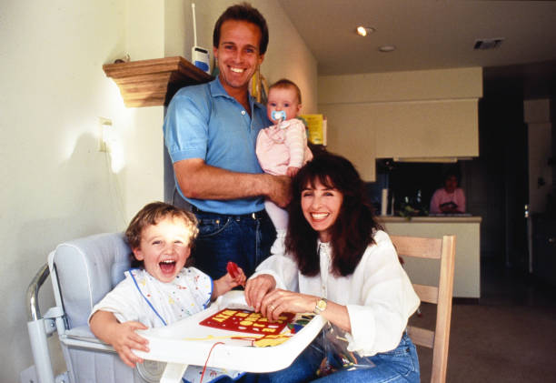 纳达尔三盘横扫晋级，法网半决赛将迎战老对手德约