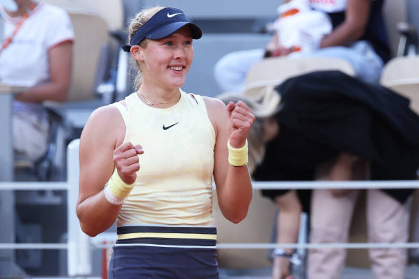 澳网场地对比赛速度和球员表现的影响分析