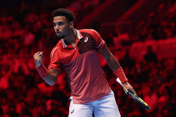 揭秘辛纳女友扮演者：她如何诠释这一角色？