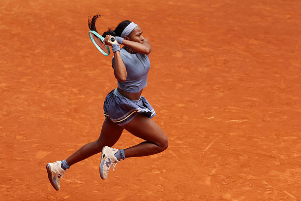 法网女单焦点战：斯瓦泰克能否实现四连冠伟业？