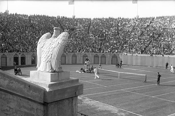 发球战术大全：如何根据比赛情况选择最佳落点