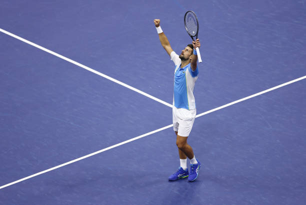 网球发球规则详解：从站位到得分全解析