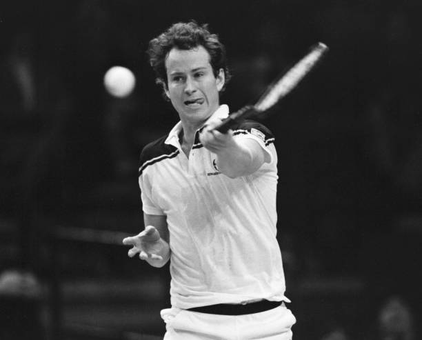 费德勒经典瞬间：回顾网球传奇的全身照集锦