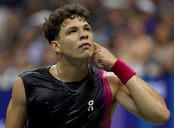 金满贯龙五板面尺寸与握拍舒适度的关系