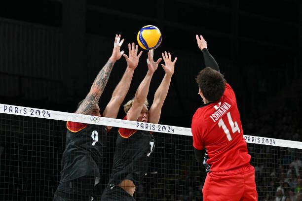 适合小学生的趣味排球游戏与训练活动