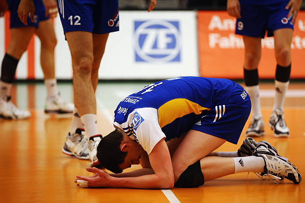 丁霞退役疑云：知乎网友深度解析其近期动态