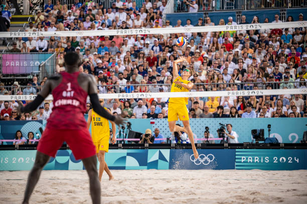 排球球场各区域尺寸要求：进攻线与自由防守区