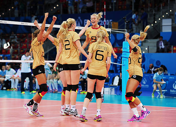 排球体能训练：增强跳跃力与反应速度的练习