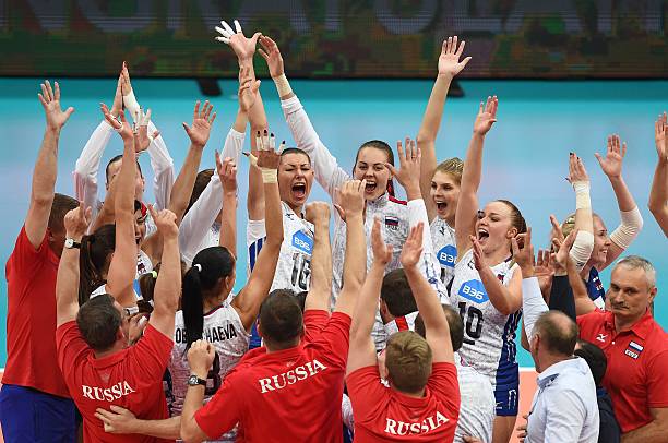 排球对墙训练：高效提升控球能力的动作技巧