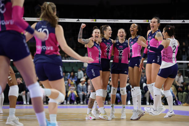 郎平国籍归属:中国女排功勋教练的身份解析