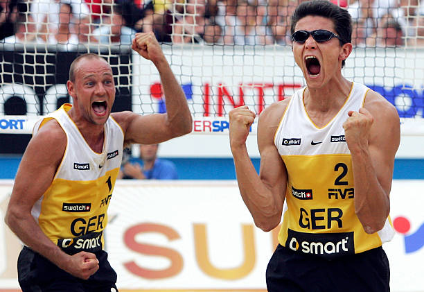 排球比赛中的发球权：规则是否允许同一队员连续发球？