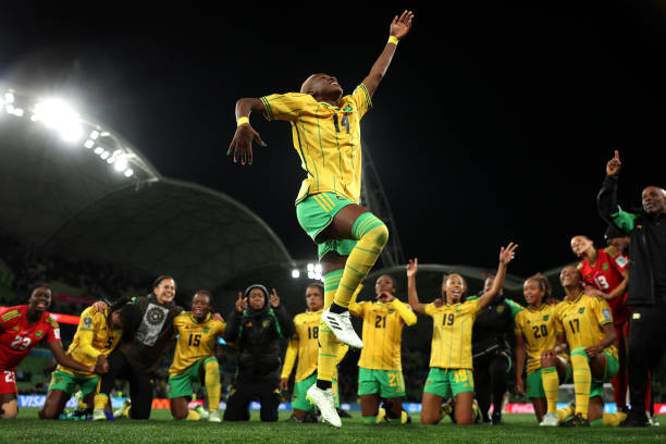 欧洲杯和世界杯：举办年份的差异与规律