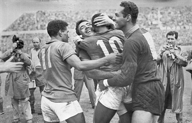 世界杯2020：足球巨星们的巅峰对决